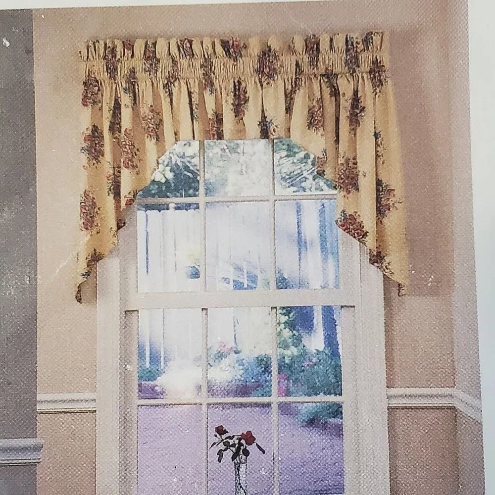 Springmaid 3 Piece Jabot Valance Set 130